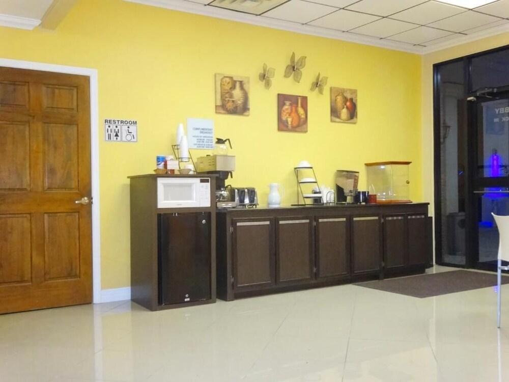 Winnie Inn Suites & RV Park photo 3