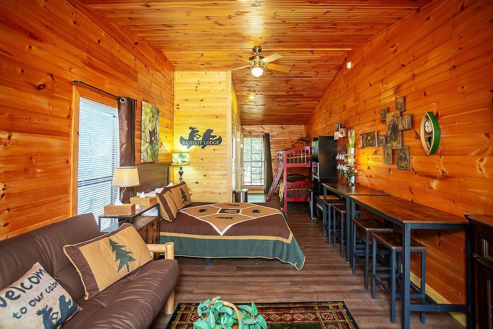Bigfoot Lodge Room One photo 10