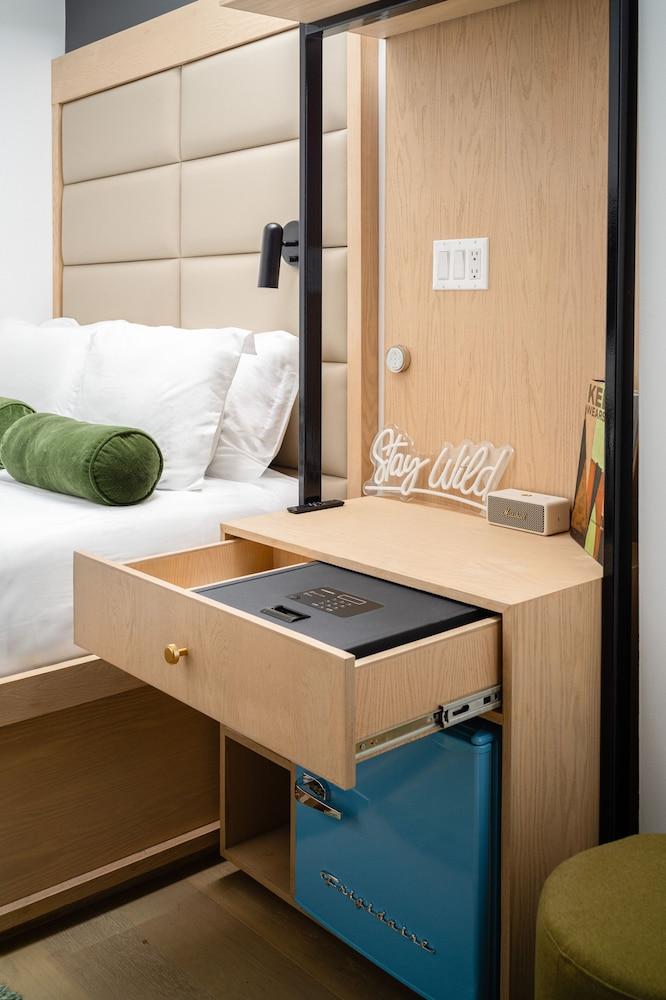 Little Charlie Hotel photo 7