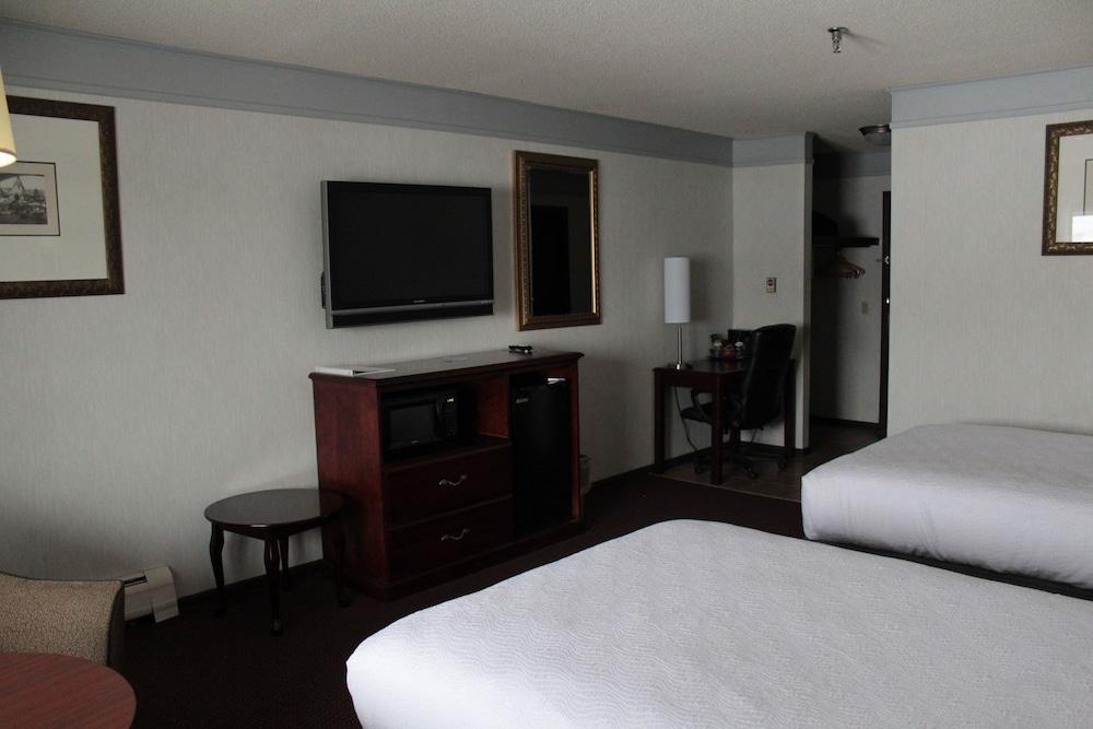 Shiretown Inn & Suites photo 23