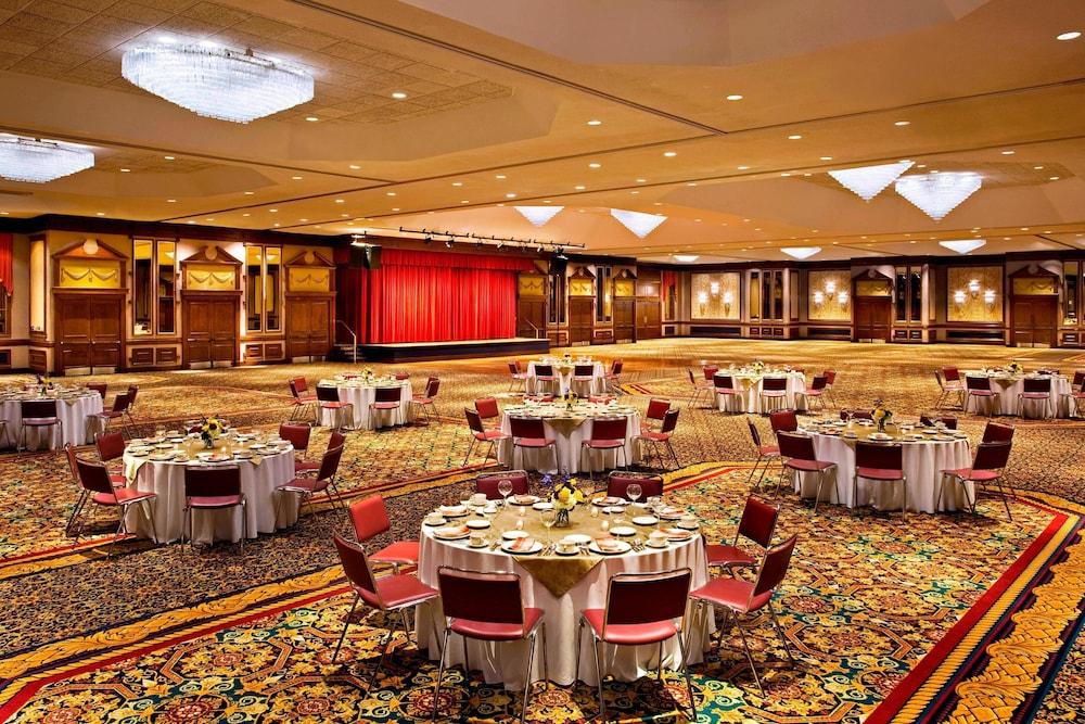 Sheraton Greensboro at Four Seasons photo 29