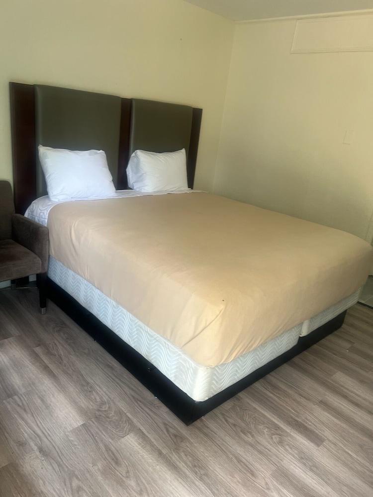 The Grand Motel Inn and Suite Louisville photo 9