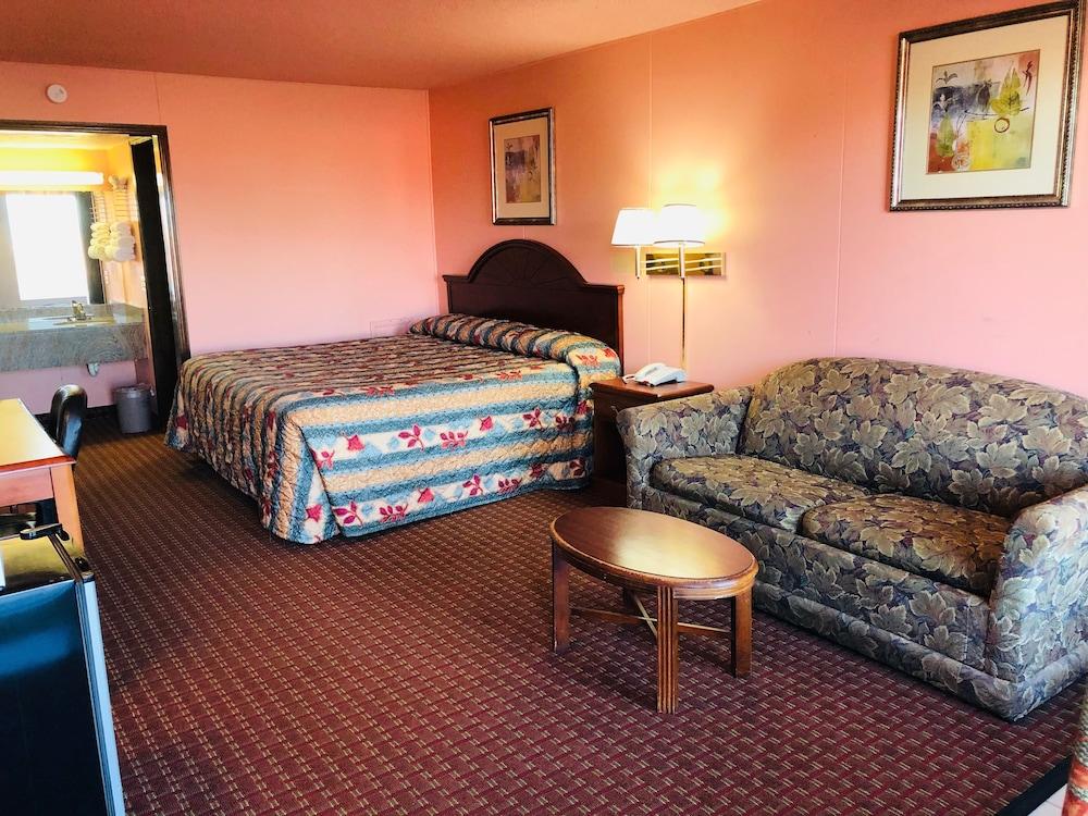 Regency Inn photo 7