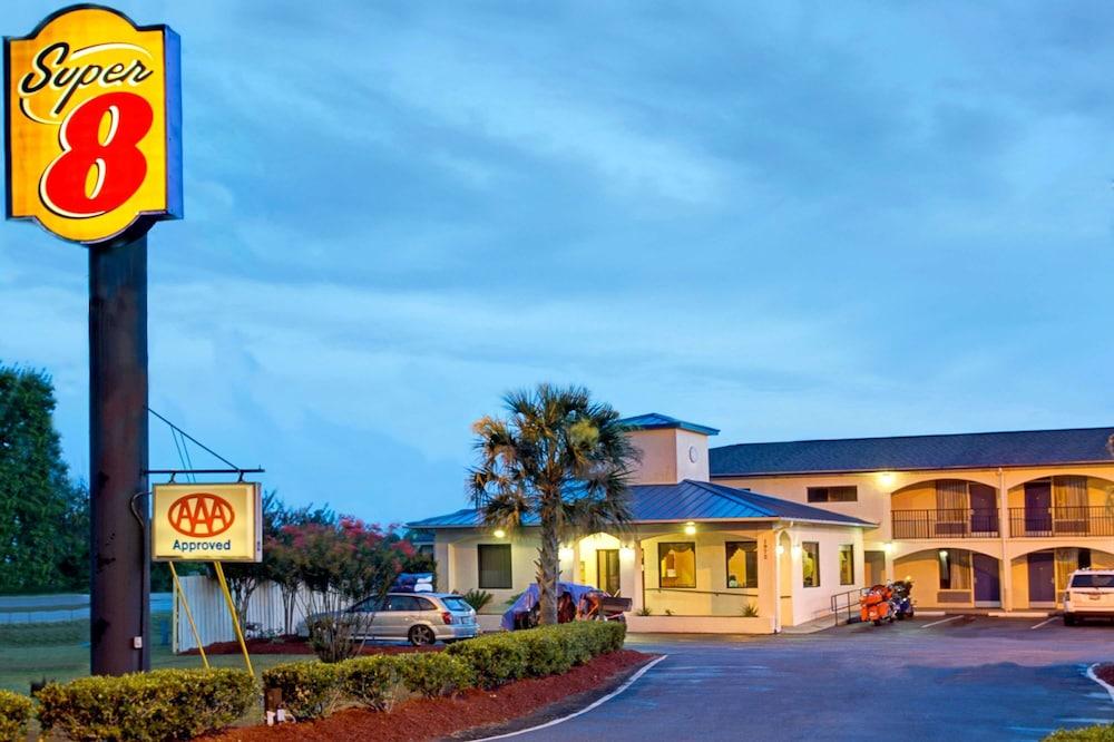 Super 8 by Wyndham Walterboro photo 23