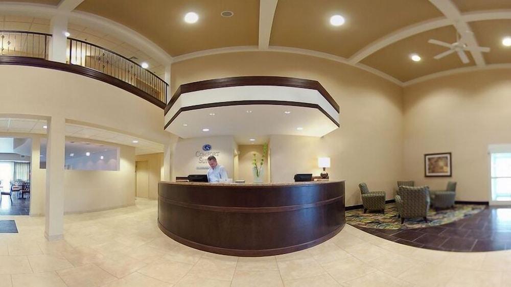 Comfort Suites near Hot Springs Park photo 6