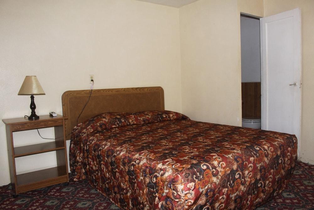 Riverside Motel photo 34