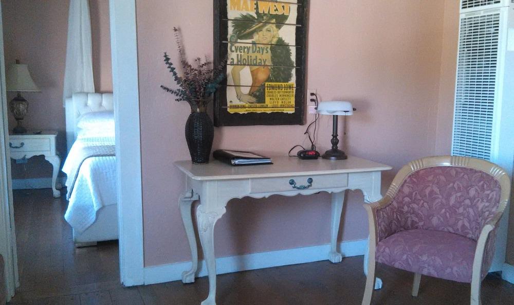 Cottonwood Hotel photo 8