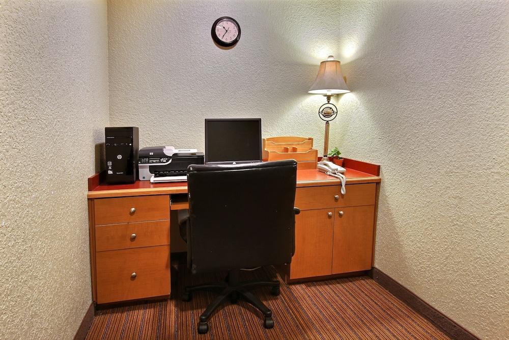 Sleep Inn and Suites - Ocala / Belleview photo 45