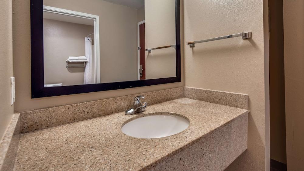 SureStay Hotel by Best Western Alexandria photo 19