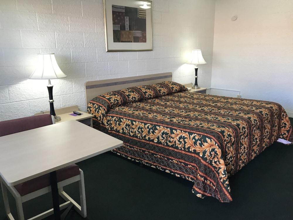 SuperLodge Motel photo 35