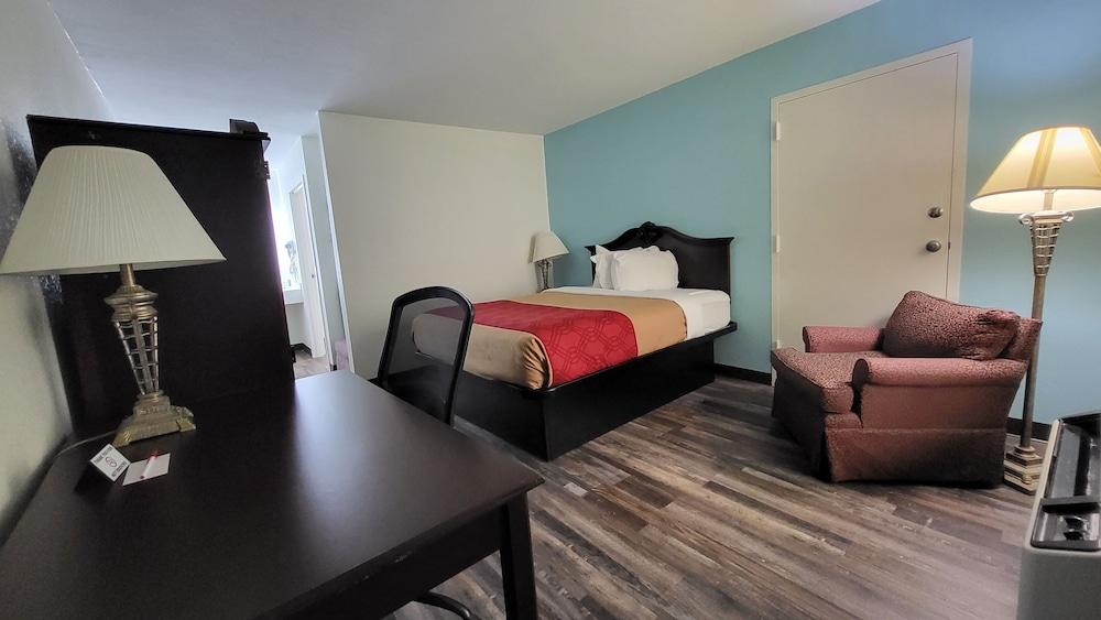 Greeneville Inn and Suites photo 5