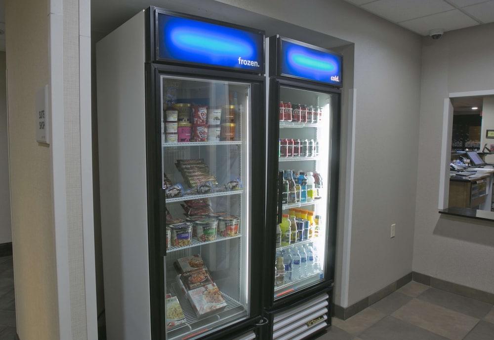Hampton Inn & Suites Wiggins photo 40