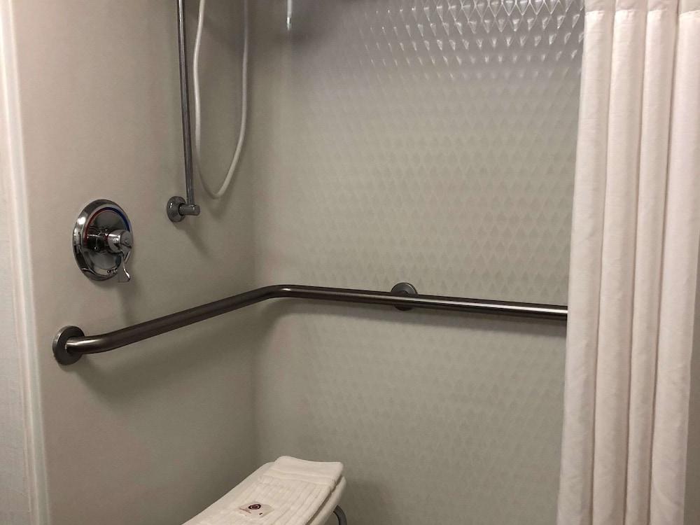 Comfort Inn Darien - North Brunswick photo 9