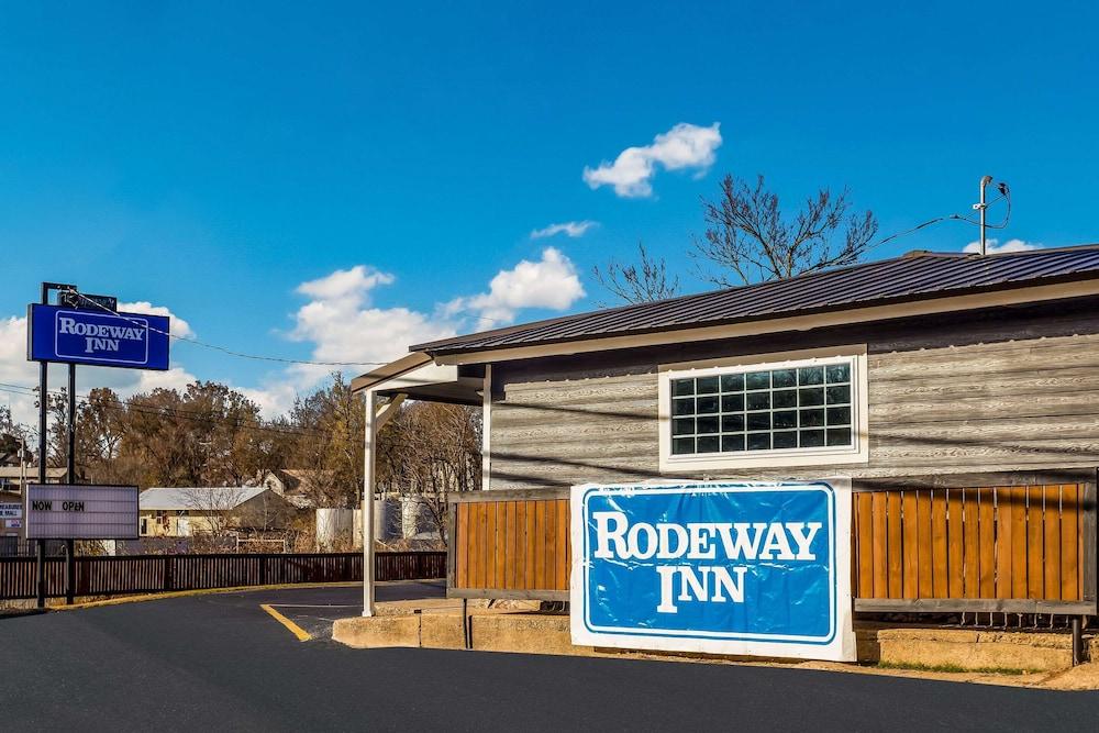Rodeway Inn Berryville photo 30