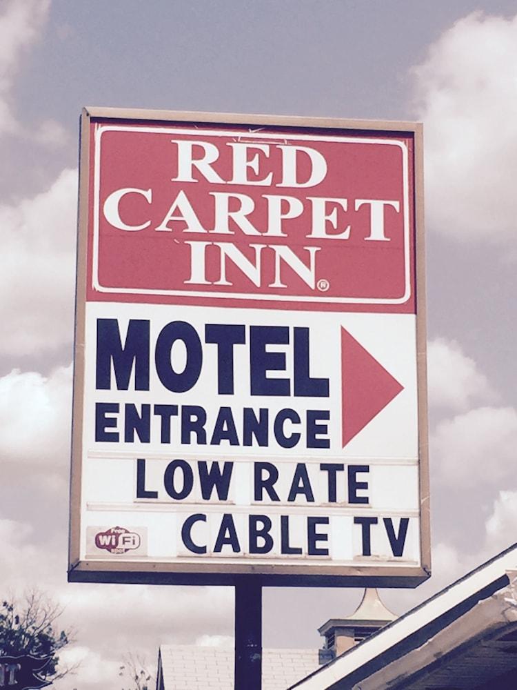 Red Carpet Inn photo 25