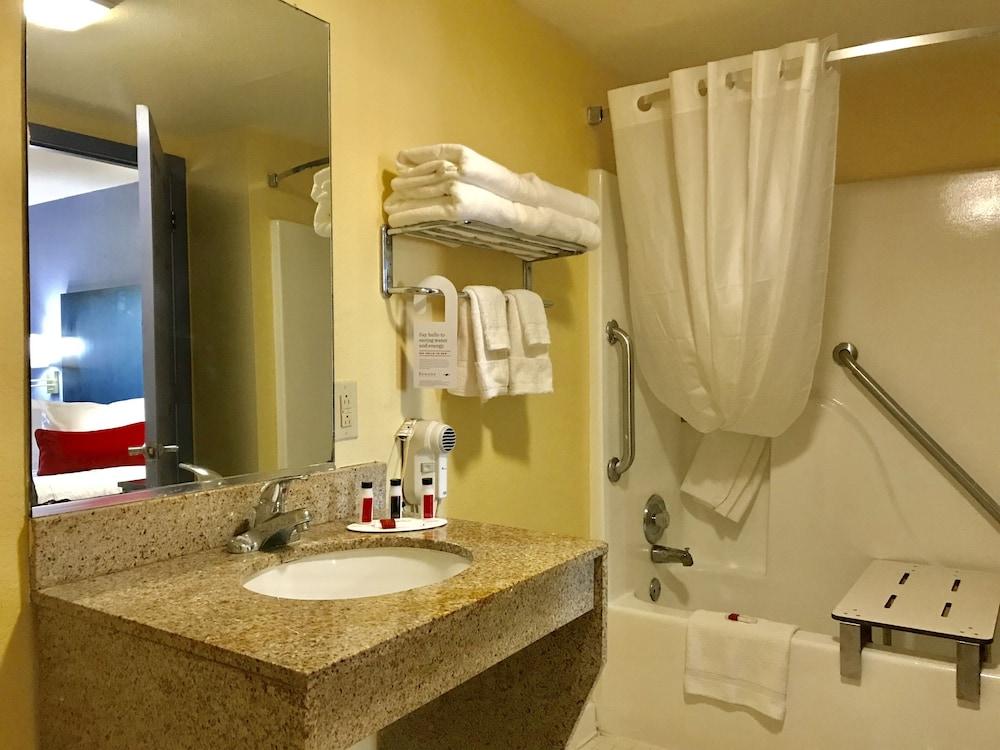 Days Inn by Wyndham Augusta / Fort Eisenhower photo 10