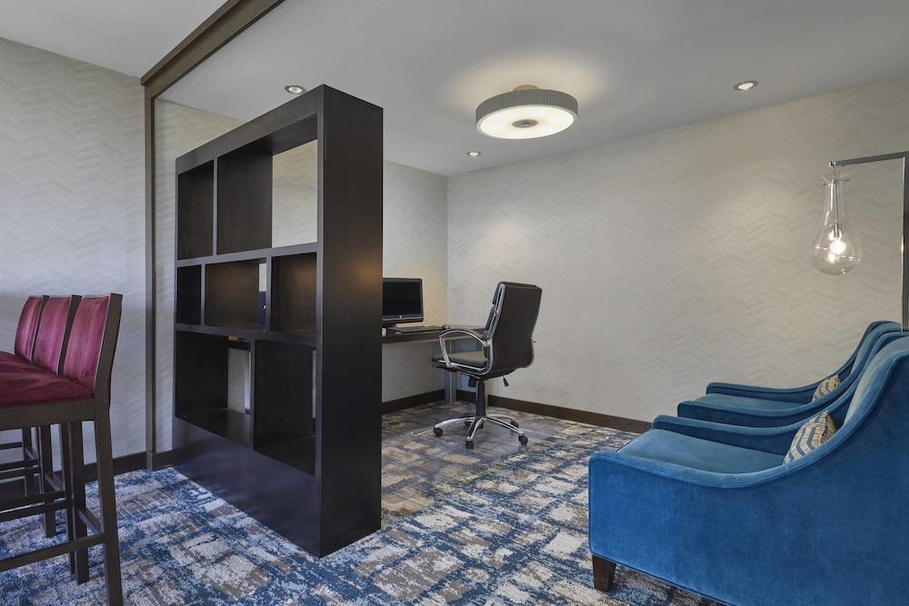 Sheraton Milwaukee Brookfield Hotel photo 38