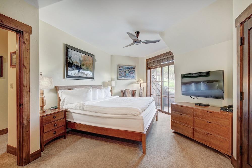 Crystal Peak Lodge, A Vail Resorts Property photo 21