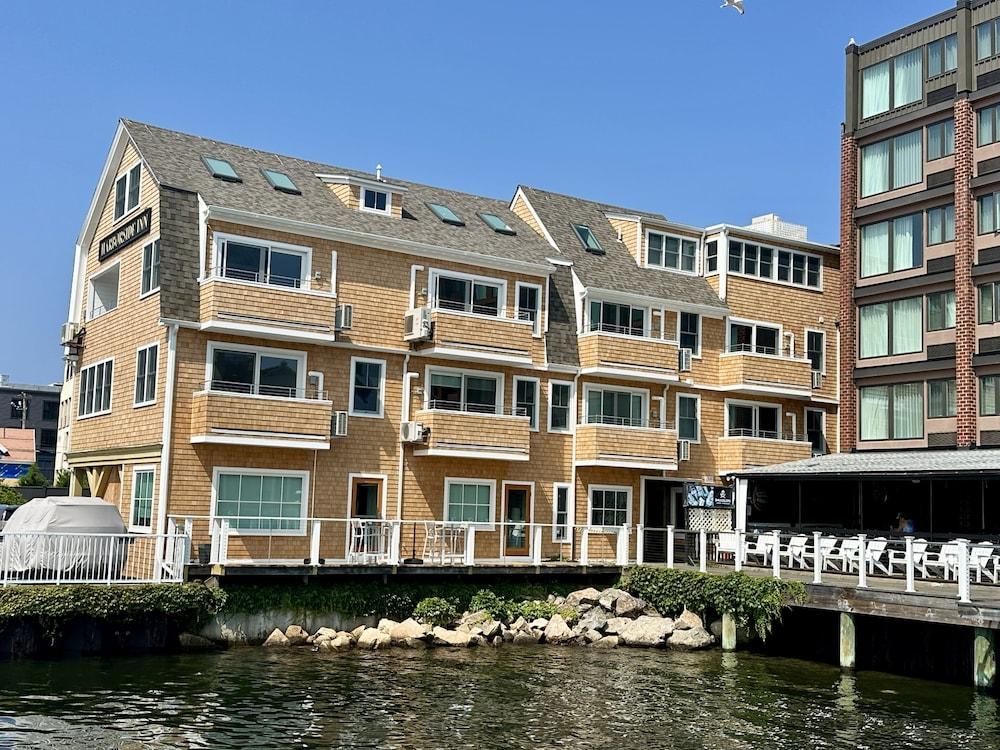 Harborside Inn photo 44