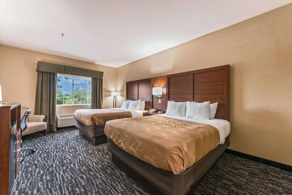 Quality Inn & Suites Hendersonville - Flat Rock photo 59