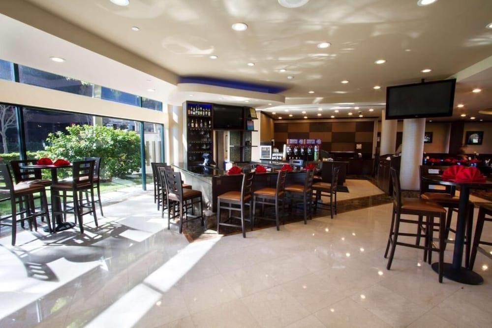 Orange County Hotel photo 33
