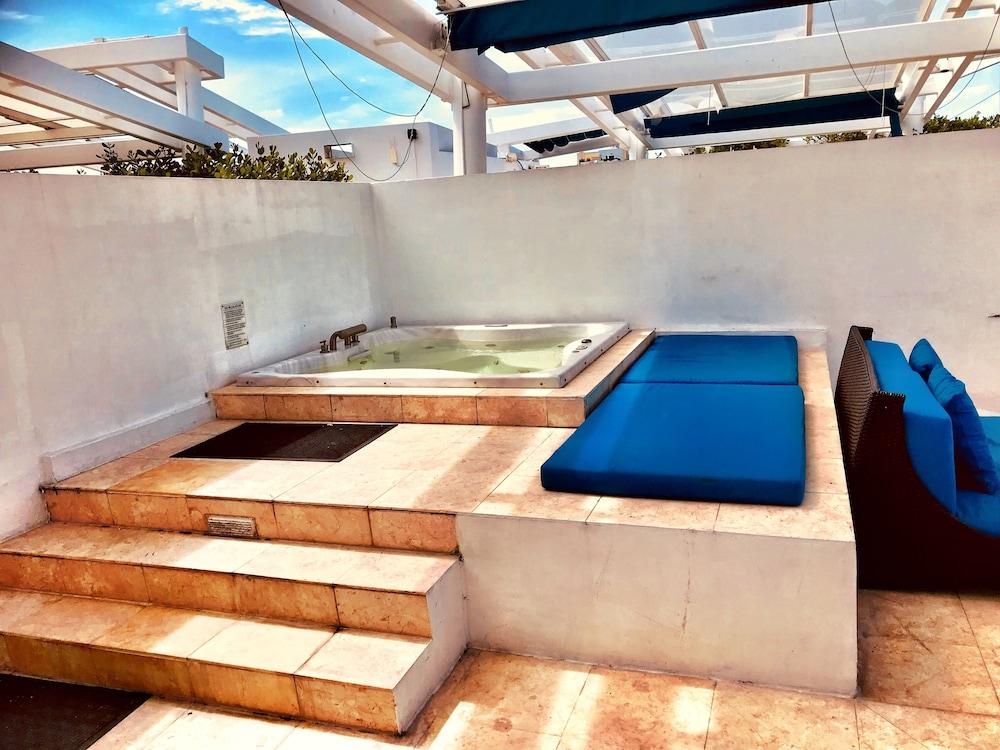 De Soleil Hotel on Ocean Drive photo 25