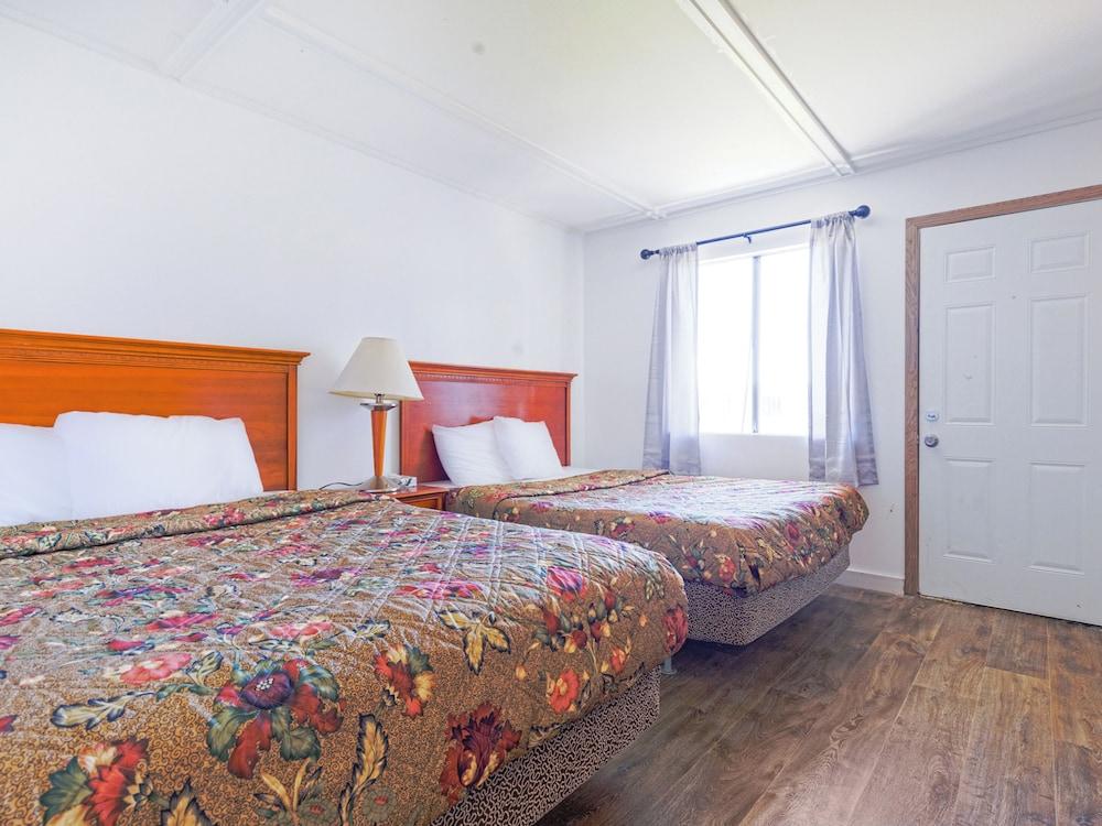 Country Hearth Inn & Suites By OYO Sturgis photo 9
