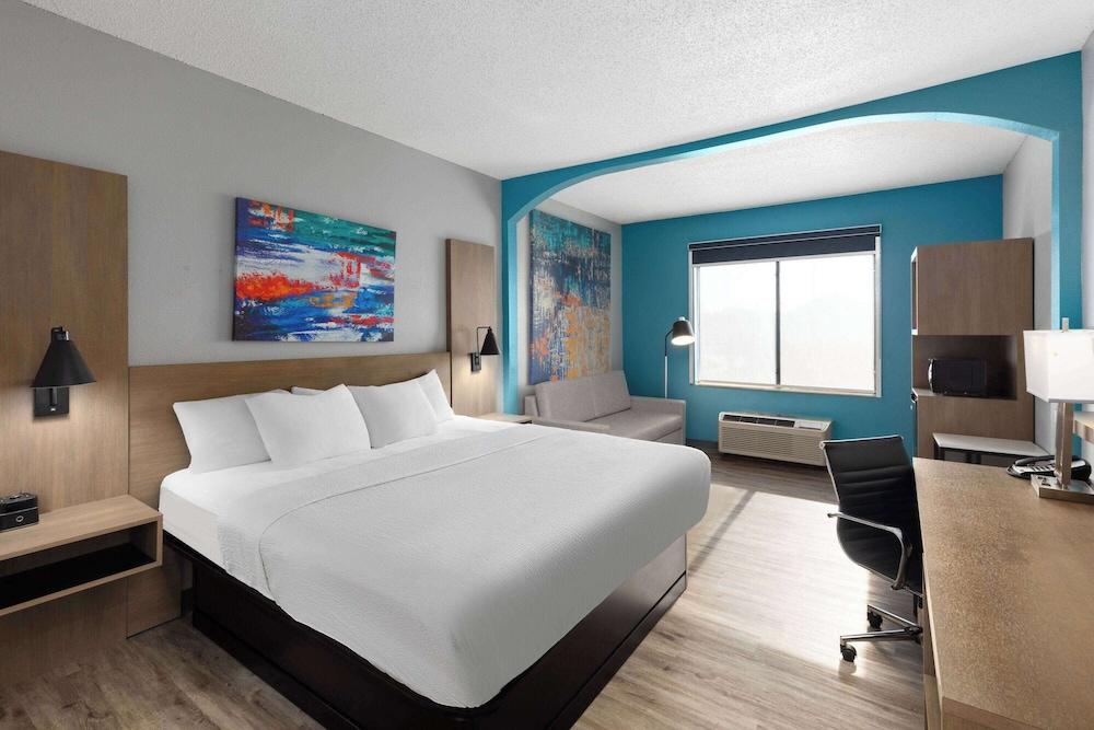 MainStay Suites Decatur River City photo 10