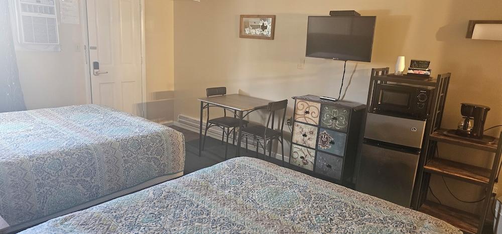 River Country Motor Lodge photo 64