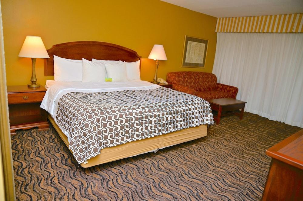 MCM Eleganté Hotel & Suites photo 12