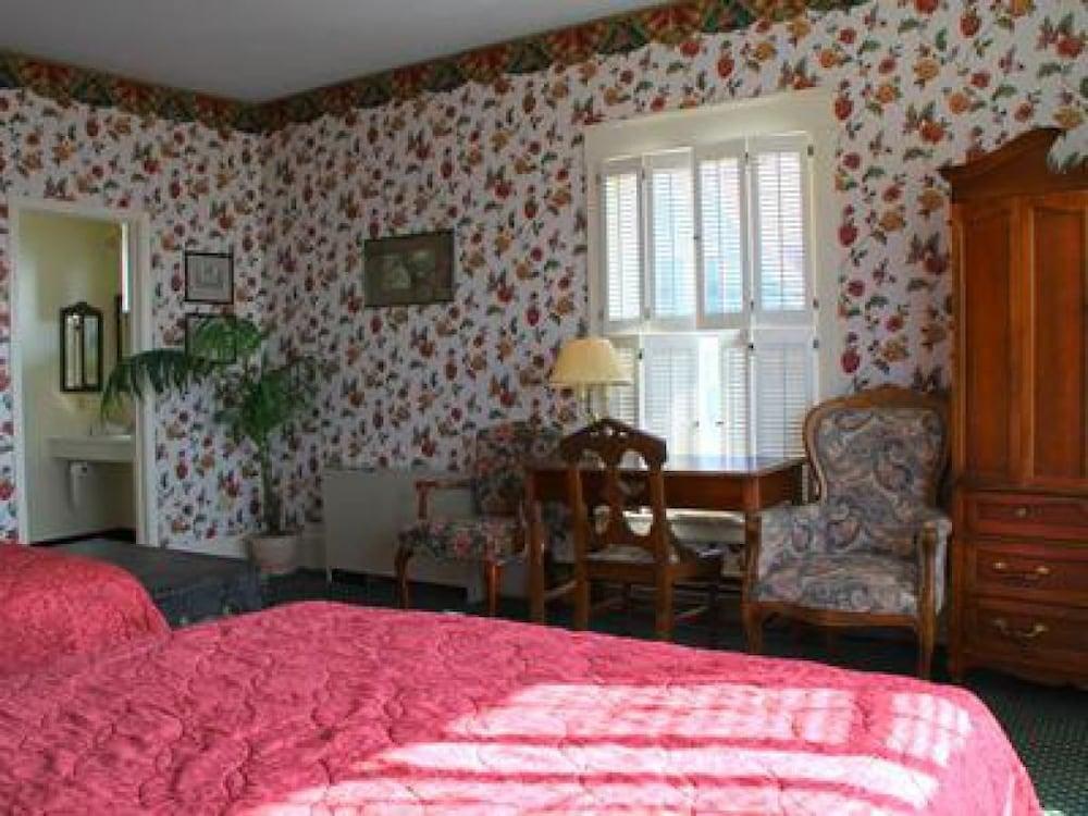 Inn on Mackinac photo 65