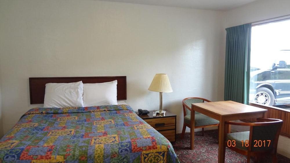 Quick Stop Motel photo 29