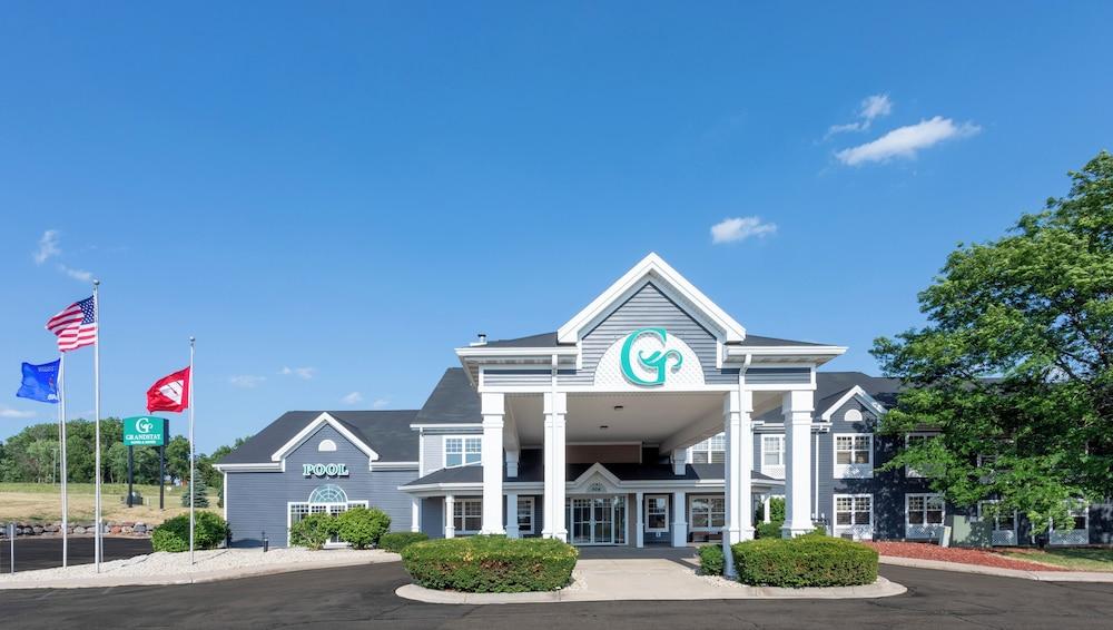GrandStay Hotel & Suites - Waunakee photo 1