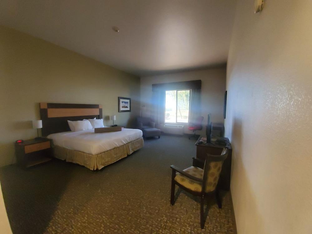Spark by Hilton Phoenix East Mesa photo 14