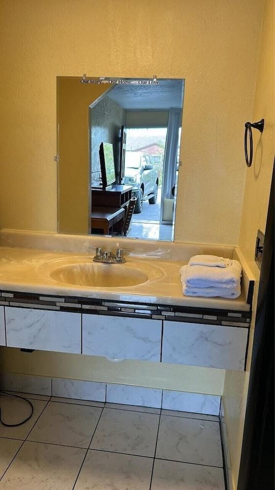 Sebastian Inn photo 2