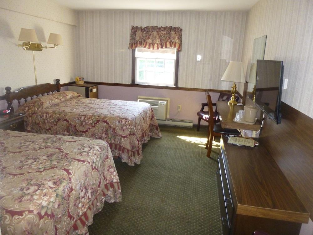 Smoketown Inn photo 12