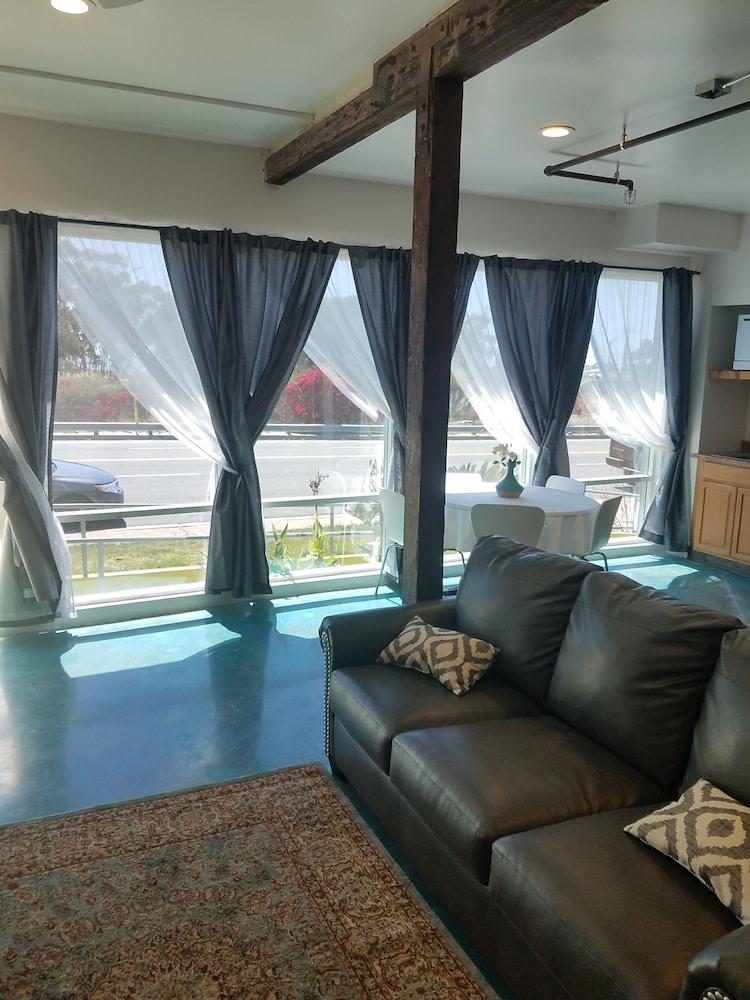House of Trestles - Hostel photo 61