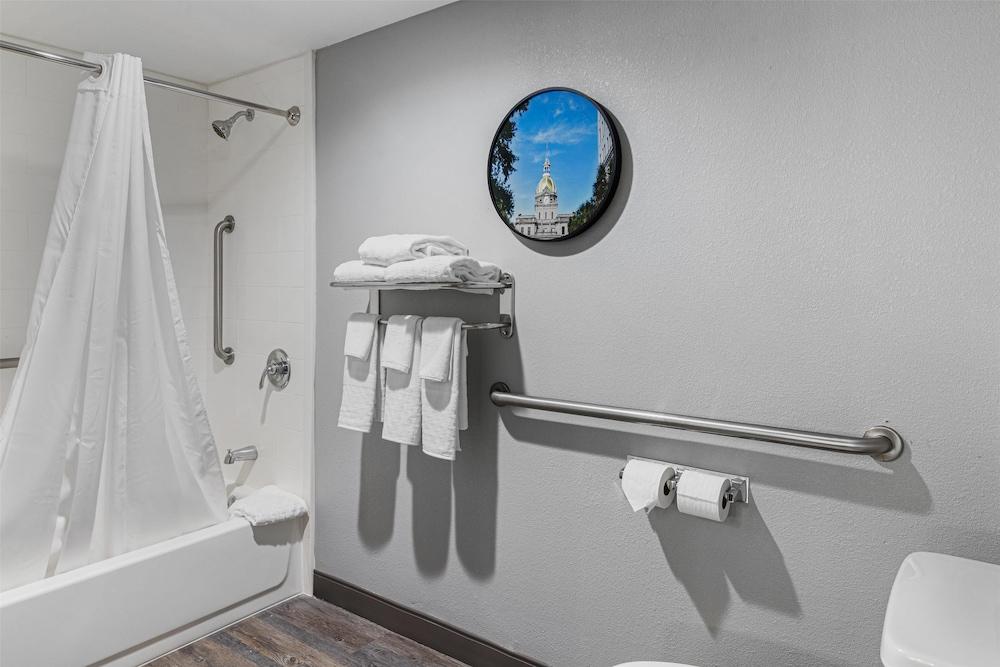 Best Western Plus Savannah Gateway photo 3