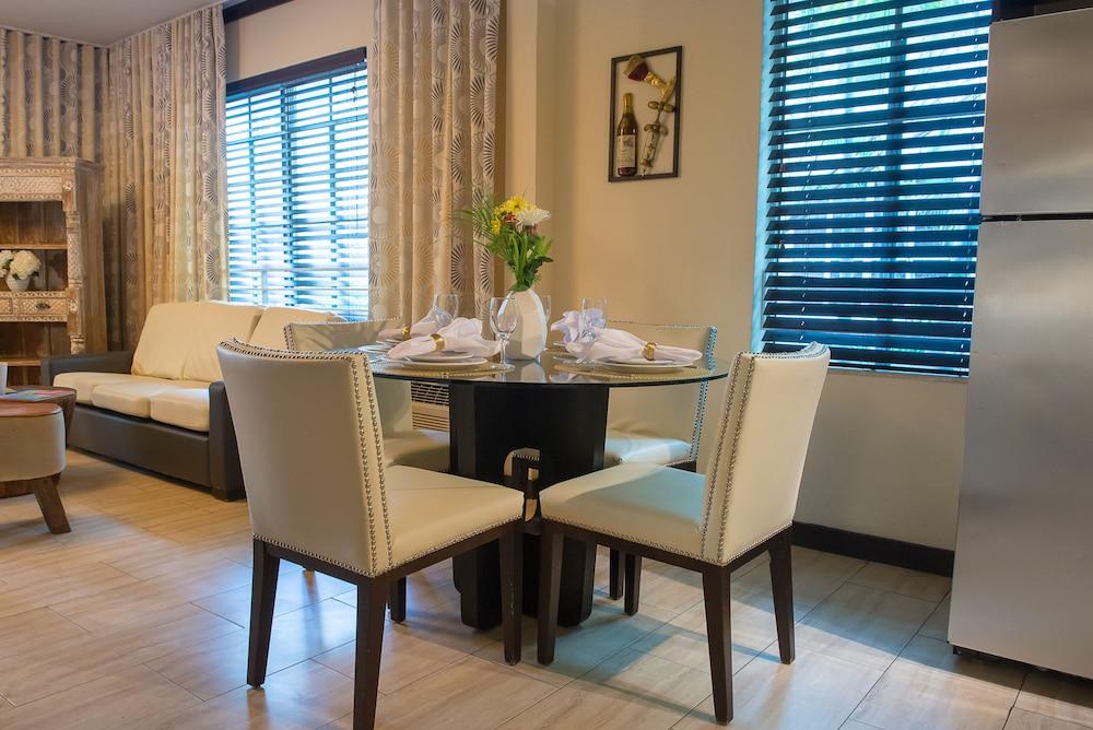 Tradewinds Apartment Hotel photo 40