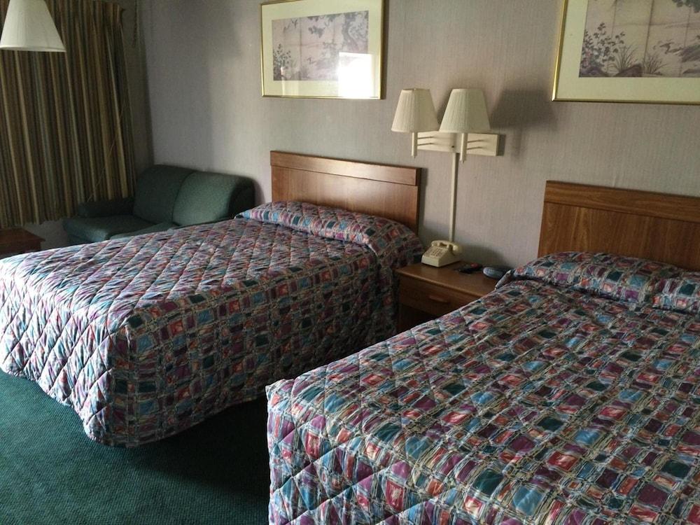 Budget Inn photo 5