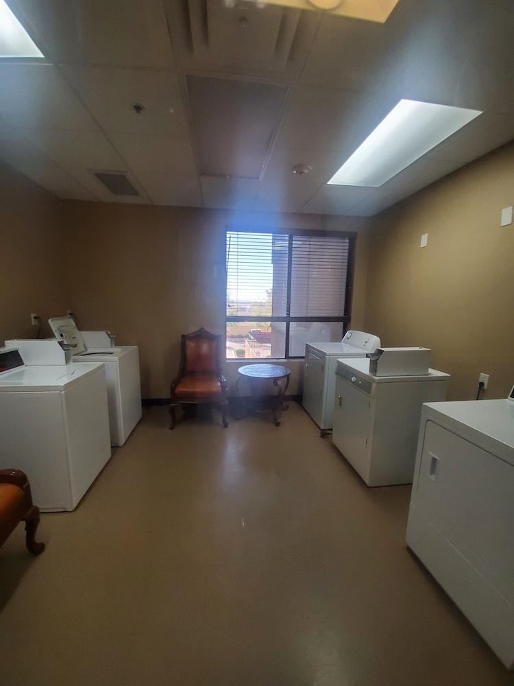 Spark by Hilton Phoenix East Mesa photo 10