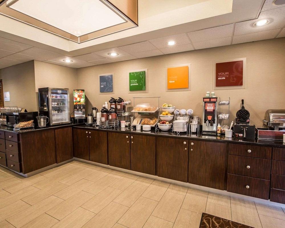 Comfort Suites Stafford Near Sugarland photo 28