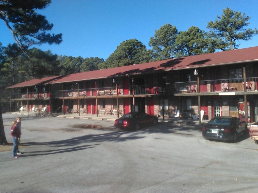 The Razorback Lodge photo 1