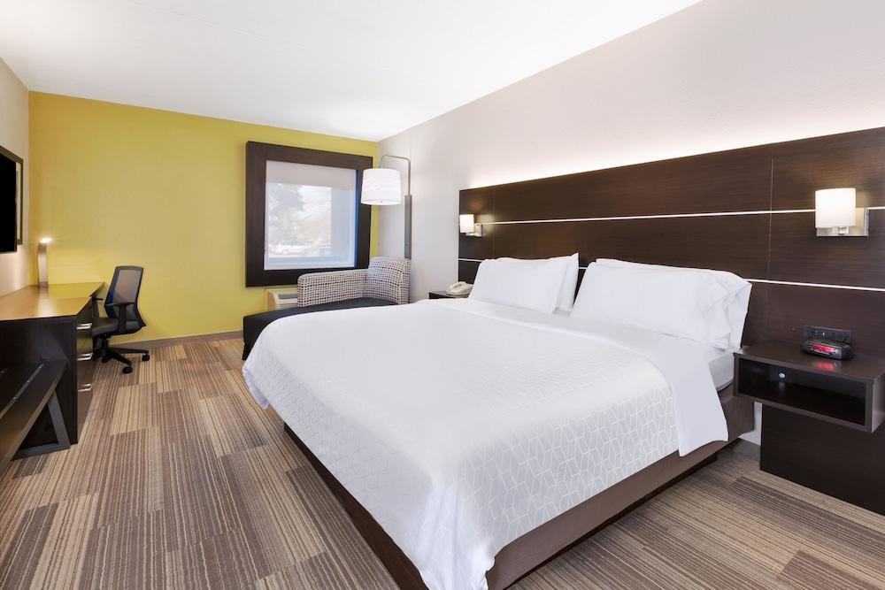 Holiday Inn Express Detroit-Warren by IHG photo 3