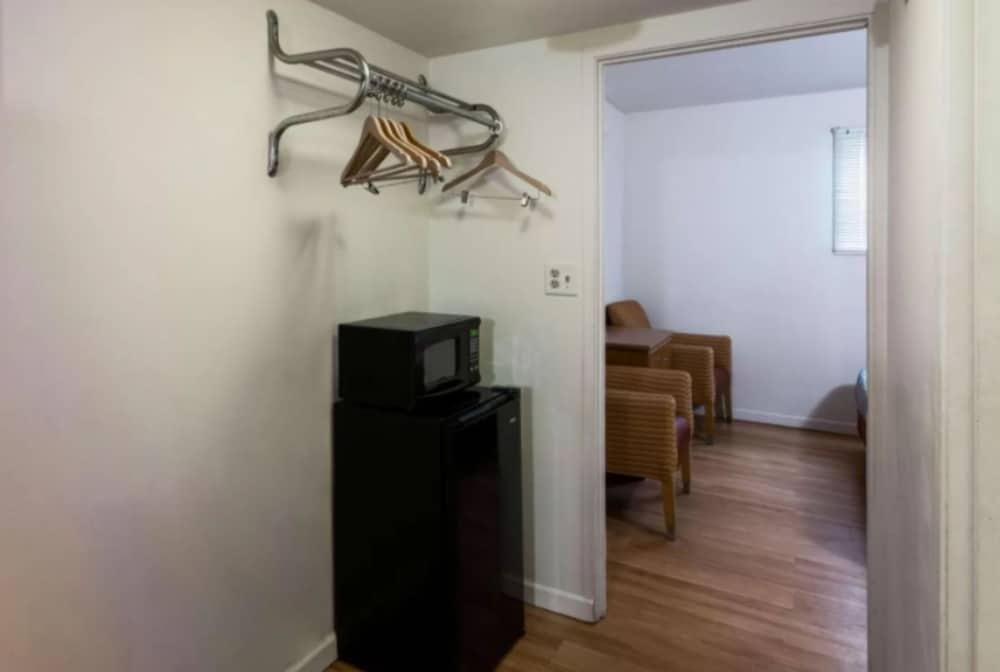 Flamingo Motel photo 16