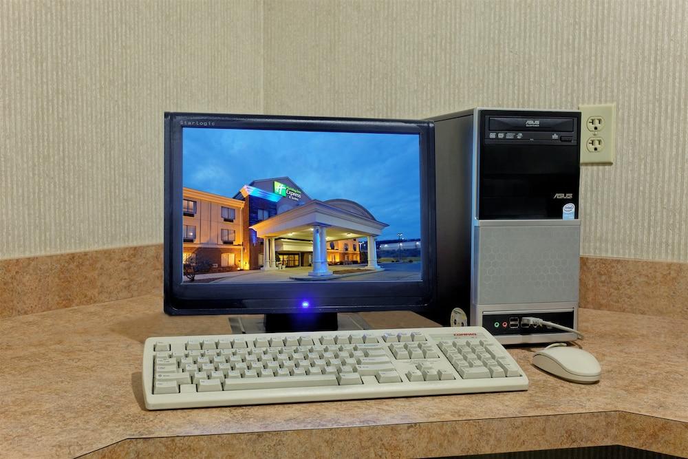 Holiday Inn Express & Suites Lancaster by IHG photo 42