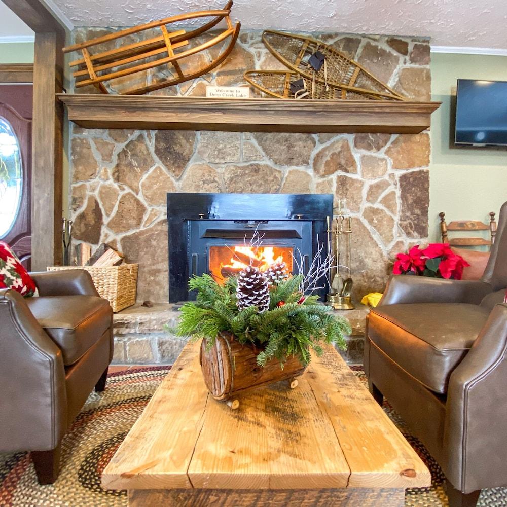 LakeFront Lodge photo 42