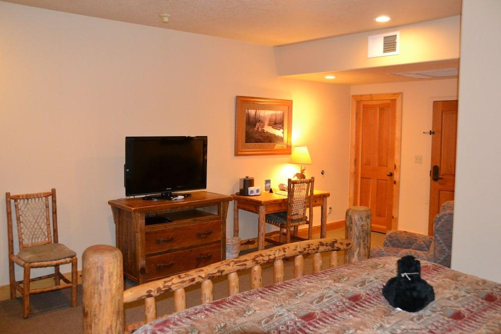 Daniels Summit Lodge photo 8