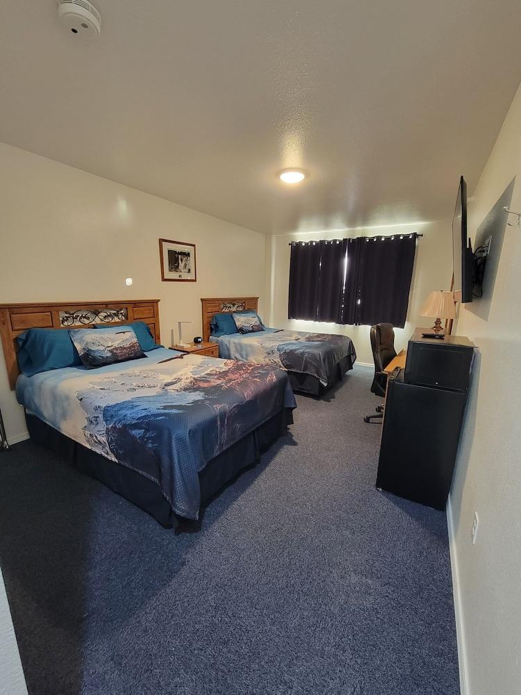 Eagle Bay Inn photo 2