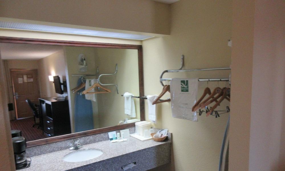 Quality Inn Andalusia photo 33
